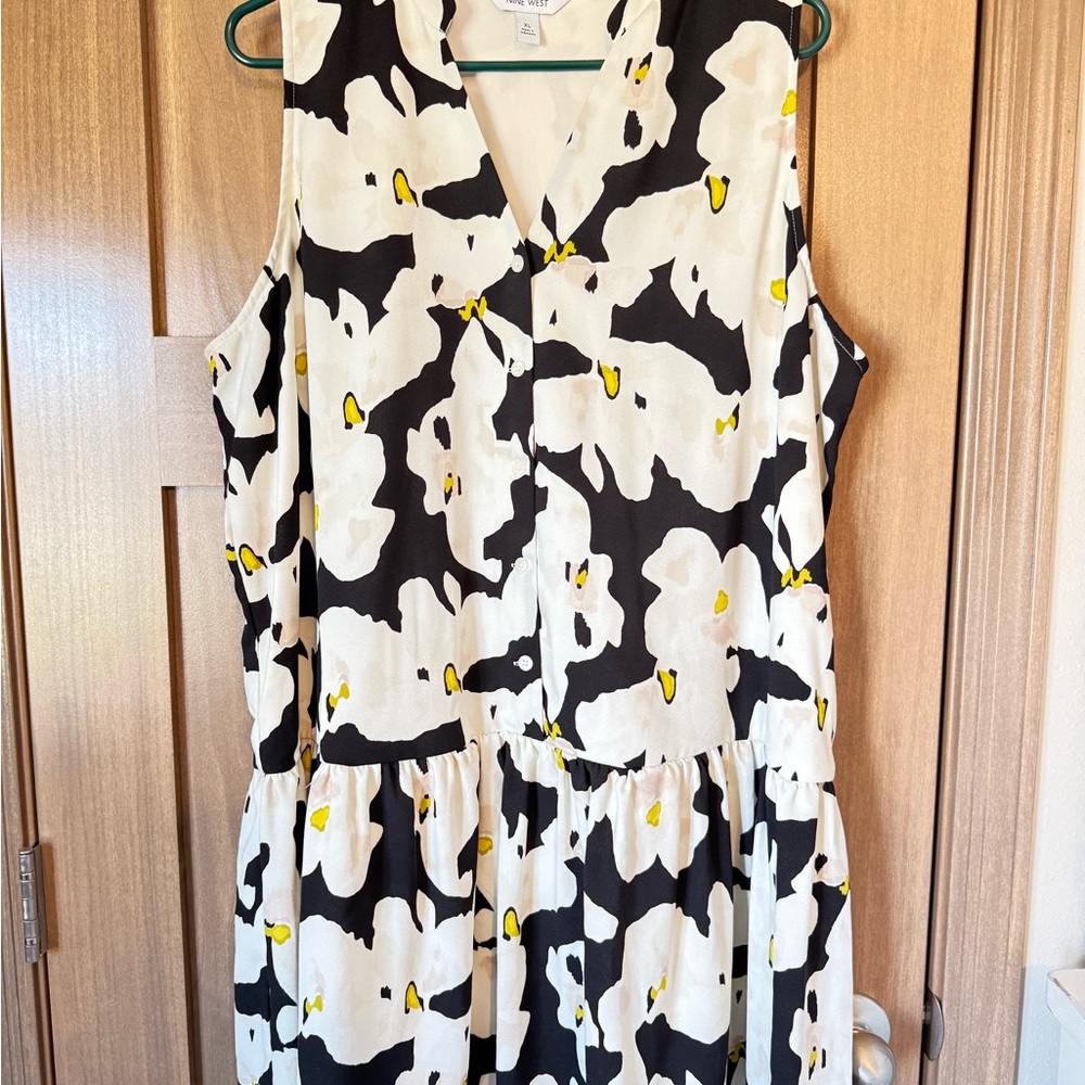 Stylish Black and White Floral Dress